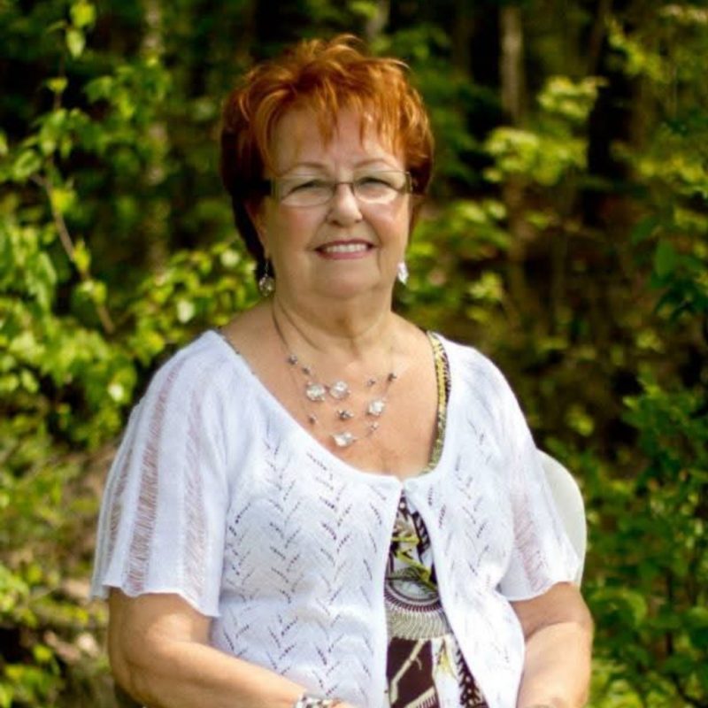 1000022835Liliane Perron